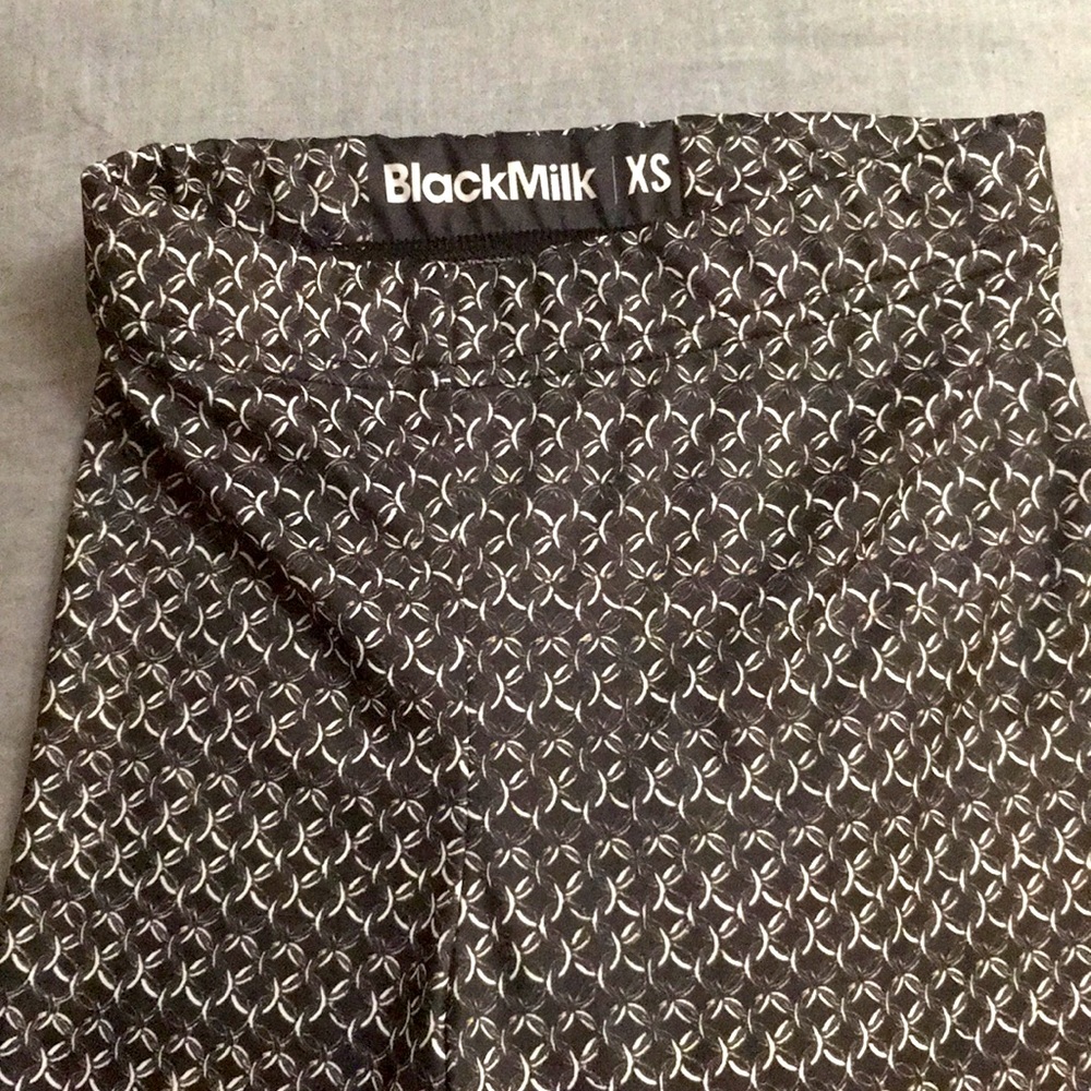 Blackmilk chainmail print XS leggings NWOT - Picture 2 of 2
